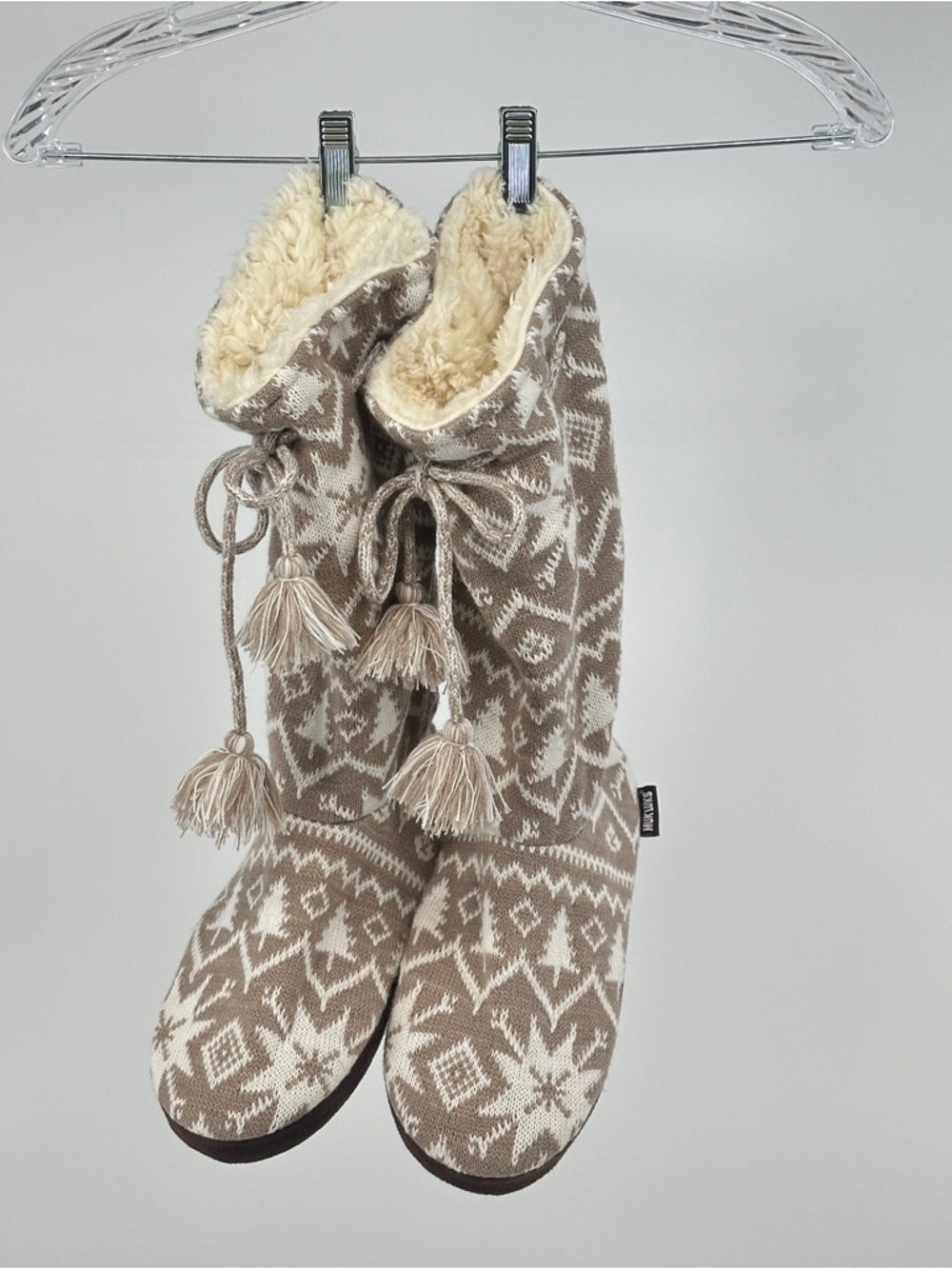 Muk Luks Large 9-10 Taupe & Cream Knit Slipper Boots Nordic Cozy